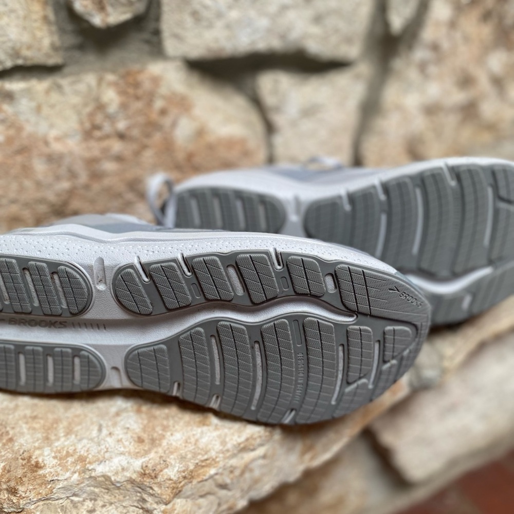 Brooks Gray Performance Sneakers with Cushioned Midsole - Picture 2 of 4